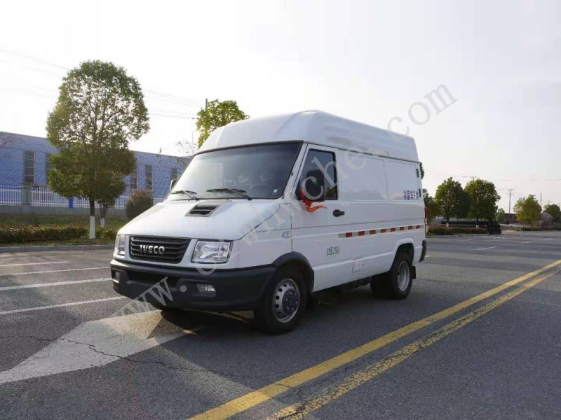 依維柯短軸疫苗冷藏車(chē)（容積5.4立方）